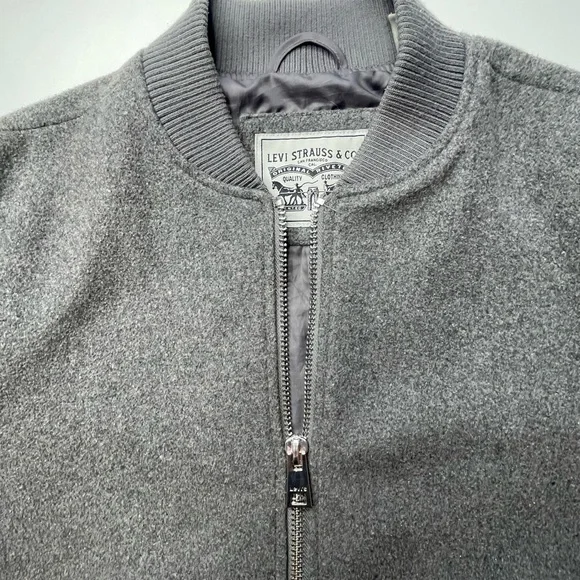 Small Levi Strauss Polyester and wool bomber jacket. In really good condition. - Picture 2 of 4